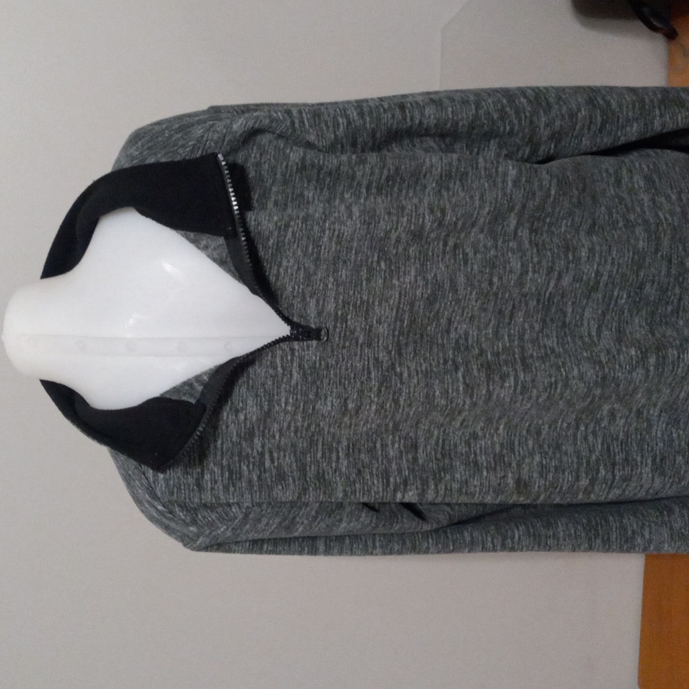 Crazy 8 sweater